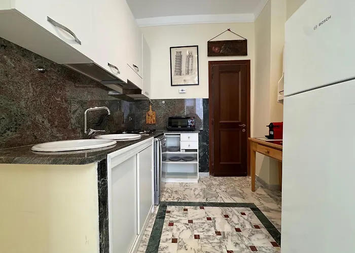 Big Bright Flat - Vatican Foro Italico Rom
